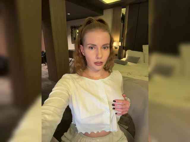 VikkiExtraCheese webcam