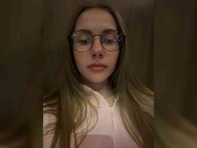 Модель: VikkiExtraCheese