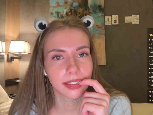 VikkiExtraCheese webcam