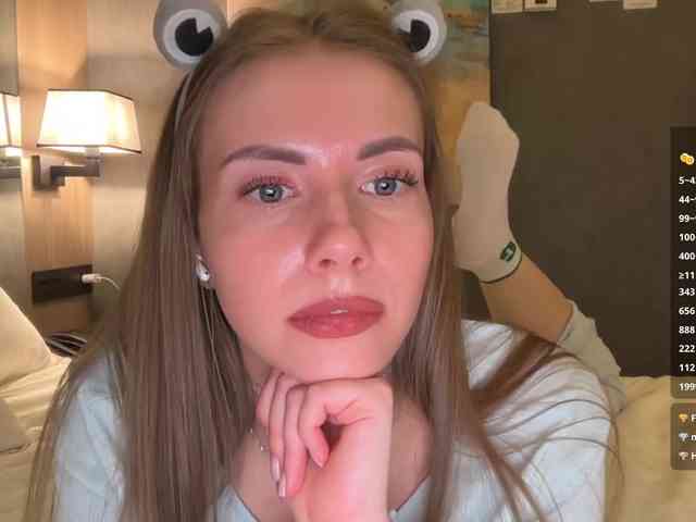 VikkiExtraCheese webcam