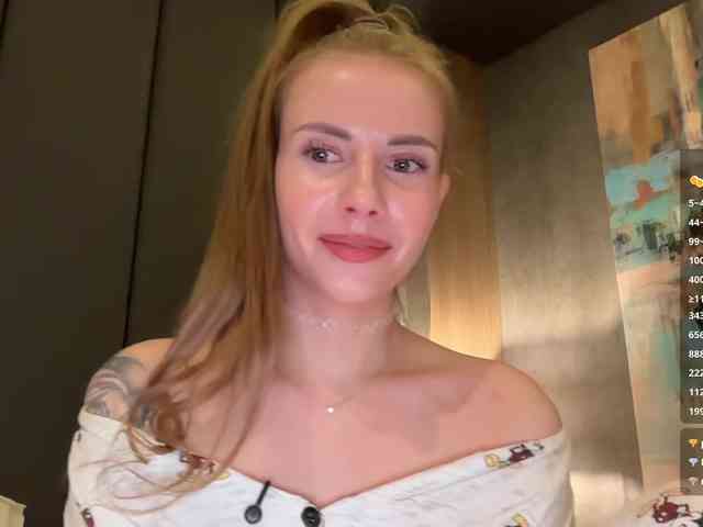 VikkiExtraCheese webcam