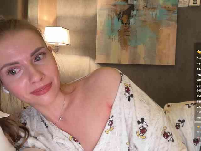 VikkiExtraCheese webcam