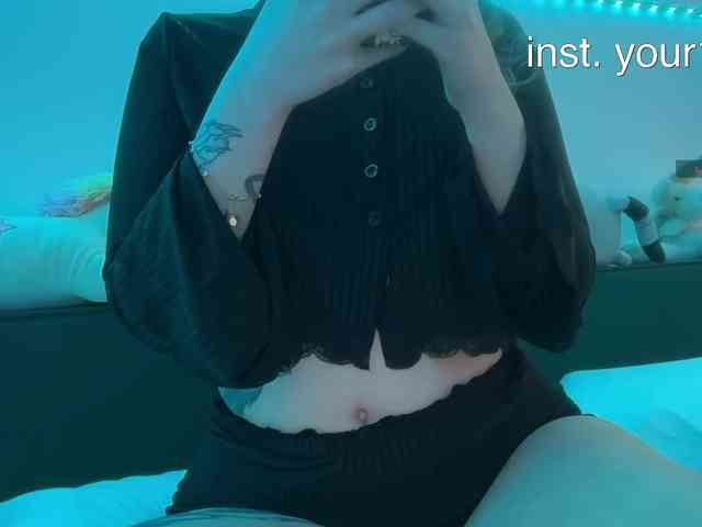 VikkiExtraCheese webcam