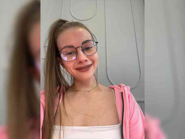 Модель: VikkiExtraCheese