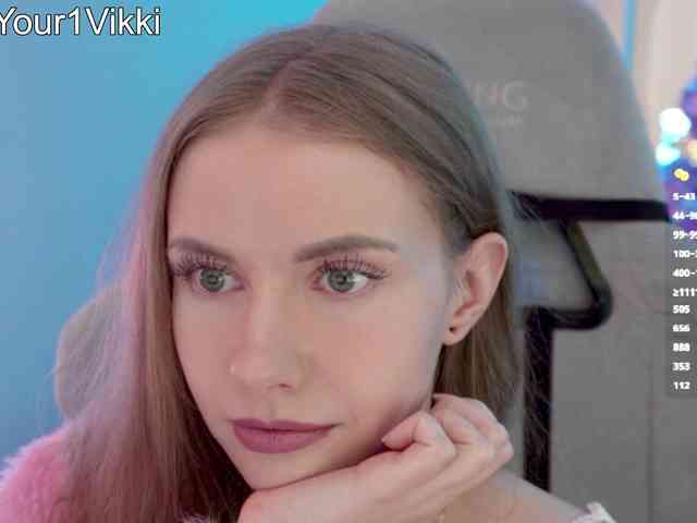 Модель: VikkiExtraCheese