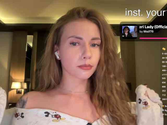 -VikkiL0vesCheese- Sex Cam Show