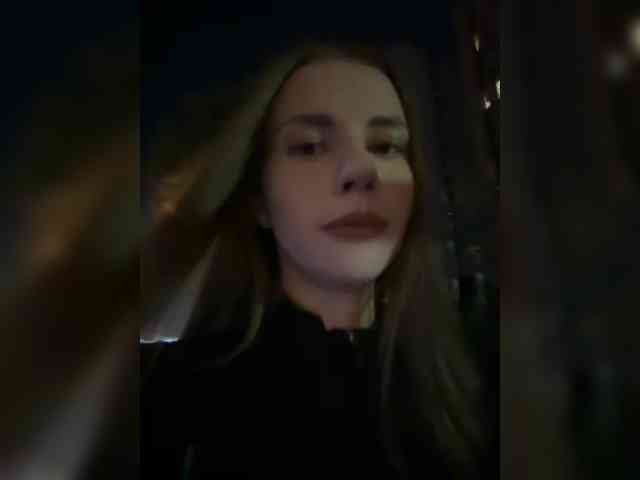 VikkiExtraCheese webcam