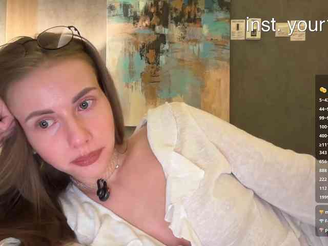 Модель: VikkiExtraCheese