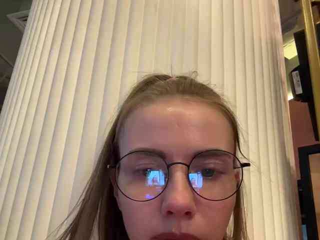 VikkiExtraCheese webcam