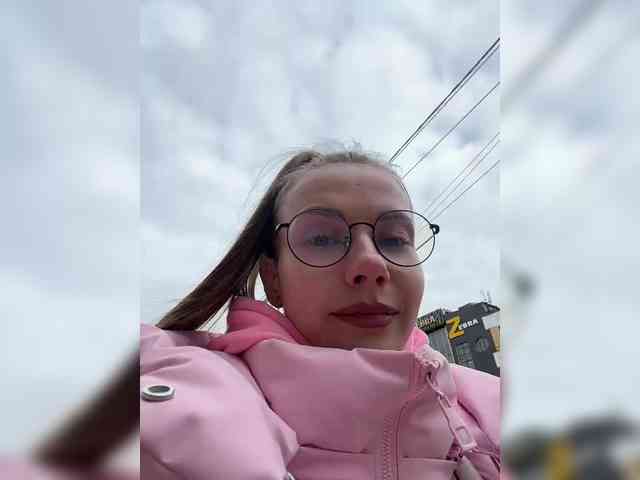 VikkiExtraCheese webcam