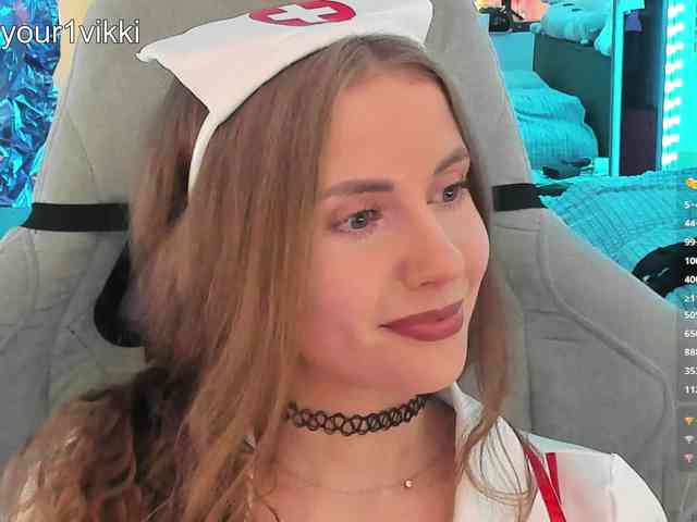 Модель: VikkiExtraCheese