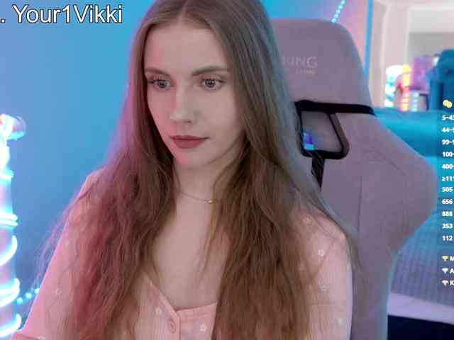 Модель: VikkiExtraCheese