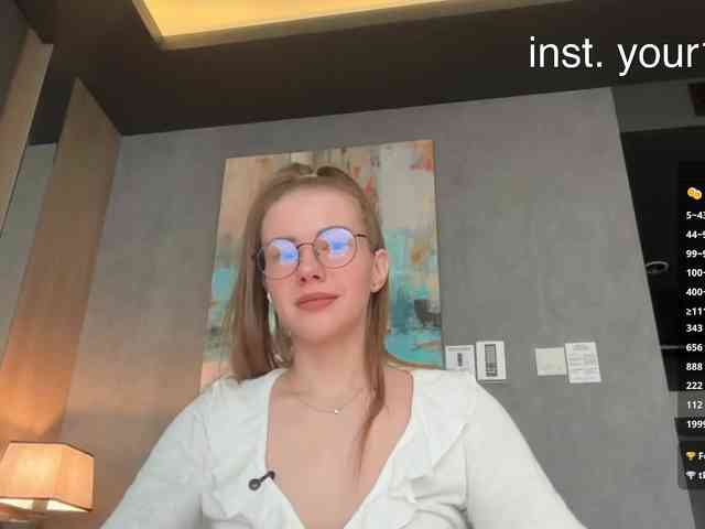 Model: VikkiExtraCheese