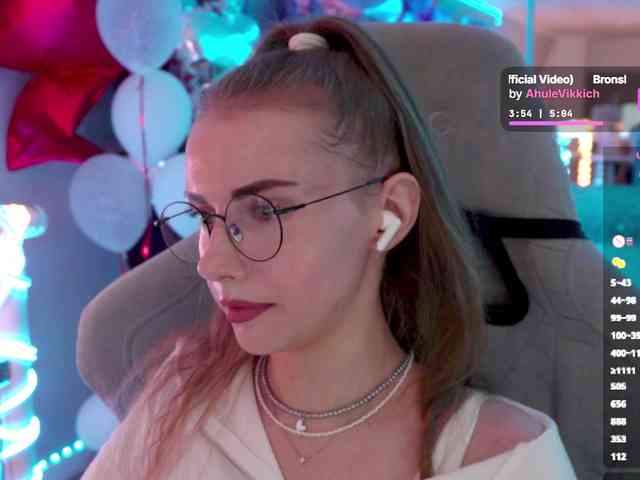 VikkiExtraCheese