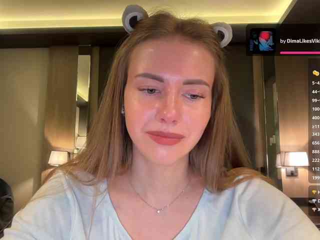 VikkiExtraCheese webcam