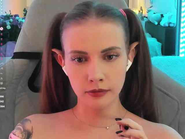 VikkiExtraDarkExclusive