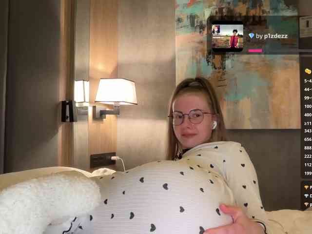 VikkiExtraCheese webcam