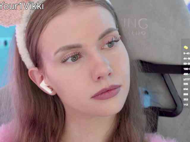 Модель: VikkiExtraCheese