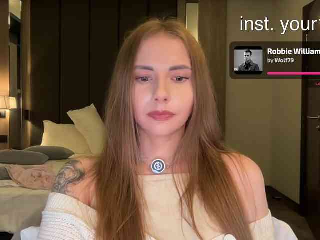 -VikkiL0vesCheese- Sex Cam Show