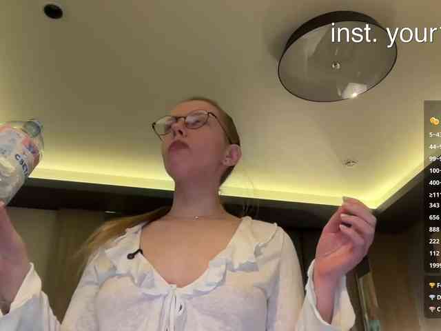 Модель: VikkiExtraCheese