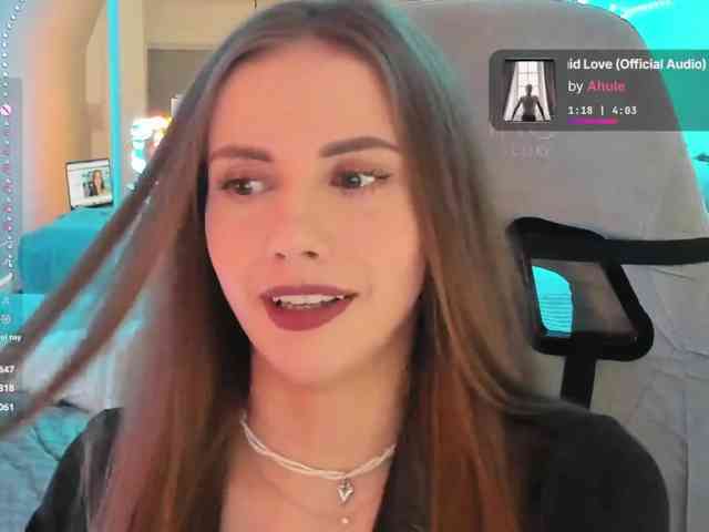 VikkiExtraCheese