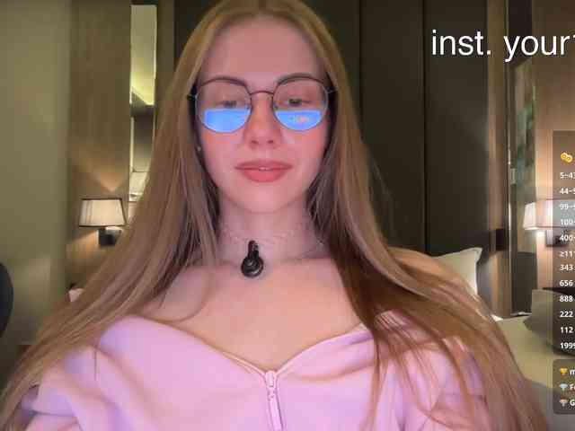 Модель: VikkiExtraCheese