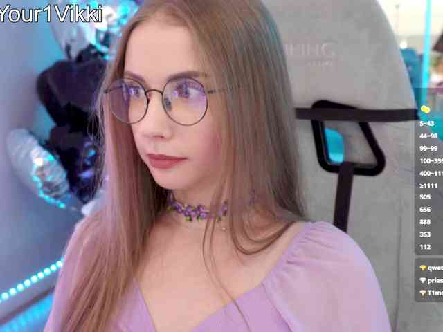 Модель: VikkiExtraCheese