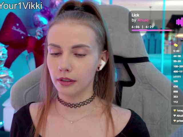 -VikkiL0vesCheese-