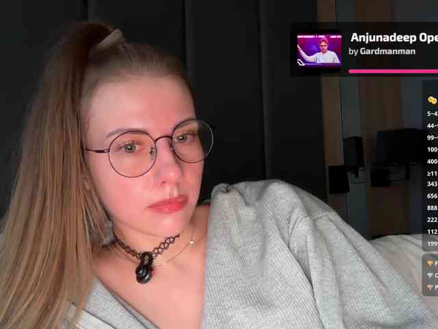 VikkiExtraCheese webcam