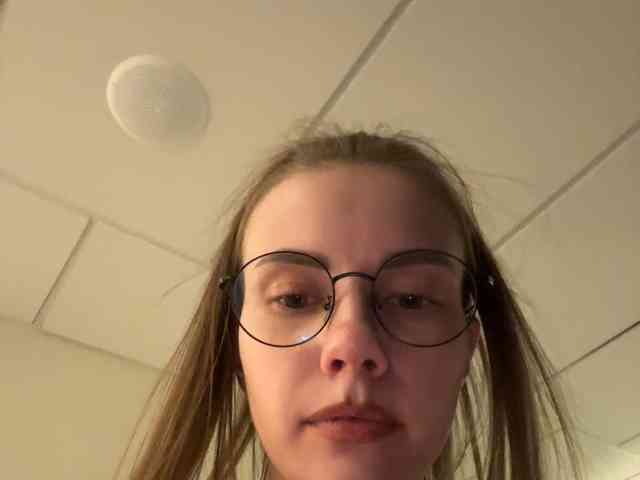 Model: VikkiExtraCheese