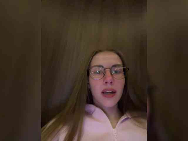 Модель: VikkiExtraCheese