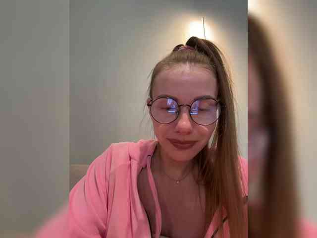 VikkiExtraCheese webcam