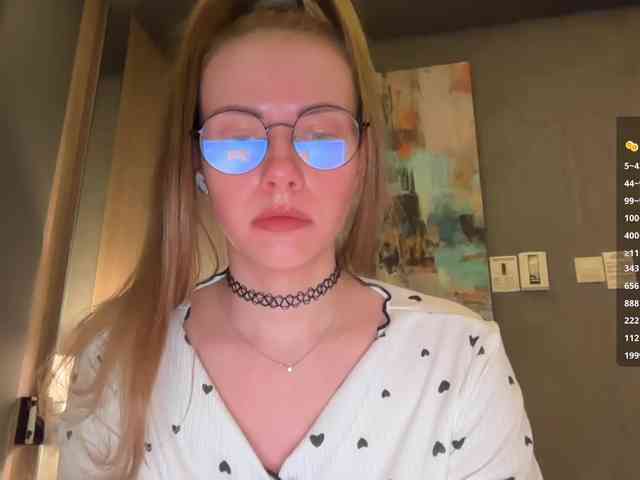 VikkiExtraCheese webcam