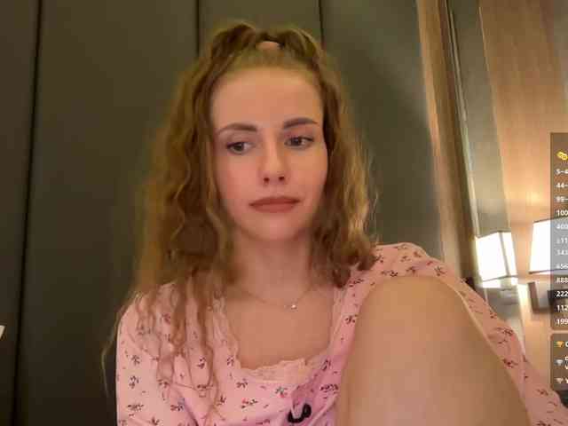 VikkiExtraCheese webcam