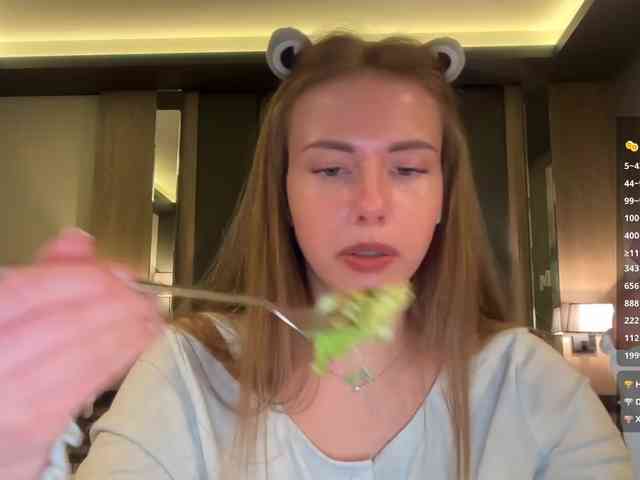 VikkiExtraCheese webcam