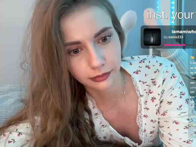 VikkiExtraCheese webcam