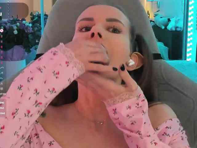 VikkiExtraDarkExclusive
