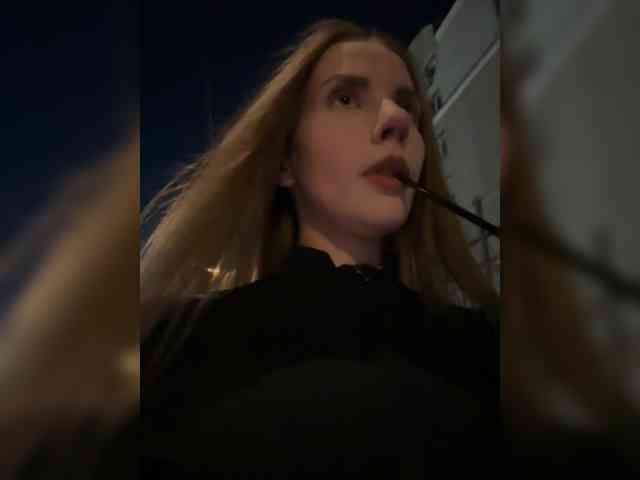 VikkiExtraCheese webcam
