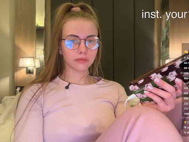 VikkiExtraCheese webcam