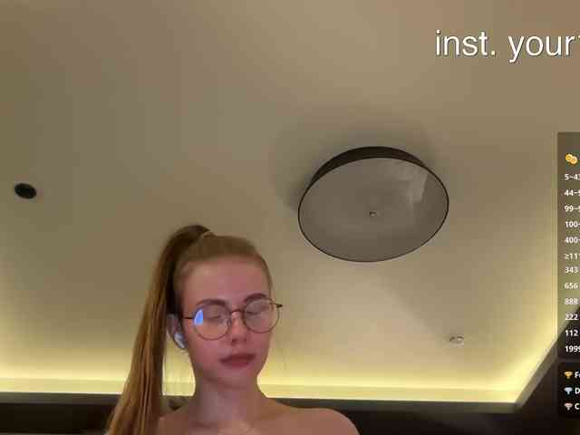 VikkiExtraCheese webcam