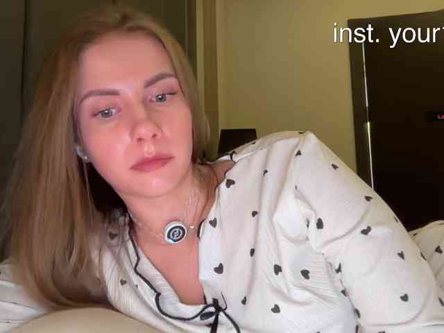 -VikkiL0vesCheese- Sex Cam Show