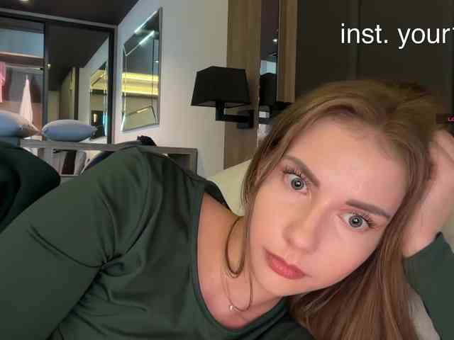 -VikkiL0vesCheese- Sex Cam Show