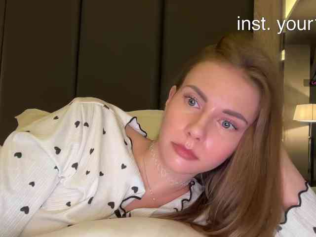 -VikkiL0vesCheese- Sex Cam Show