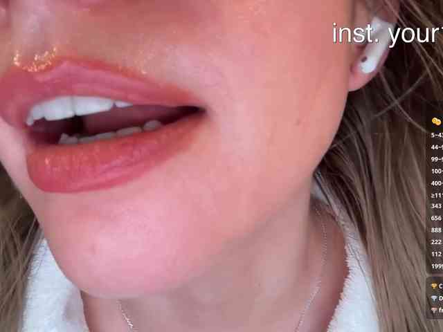 VikkiExtraCheese webcam