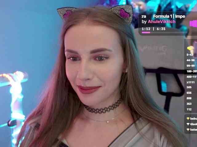 Model: VikkiExtraCheese