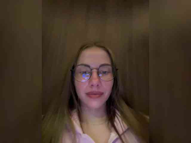 Model: VikkiExtraCheese