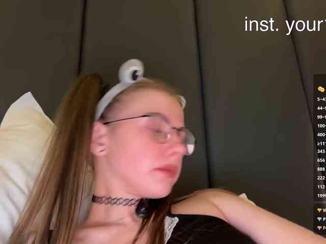 VikkiExtraCheese webcam