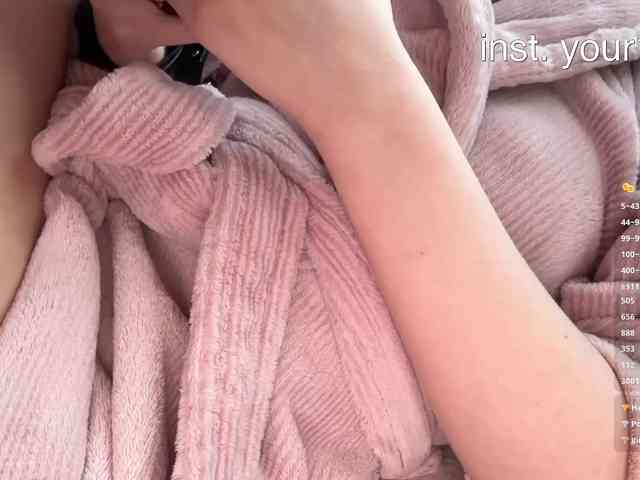 VikkiExtraCheese webcam