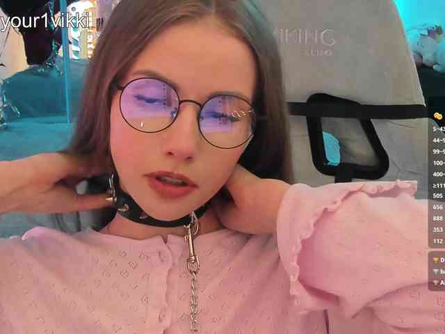 Модель: VikkiExtraCheese