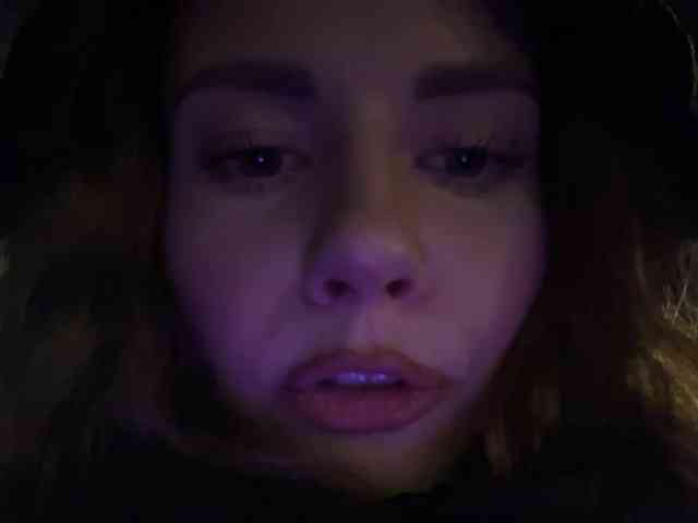 VikkiExtraCheese webcam